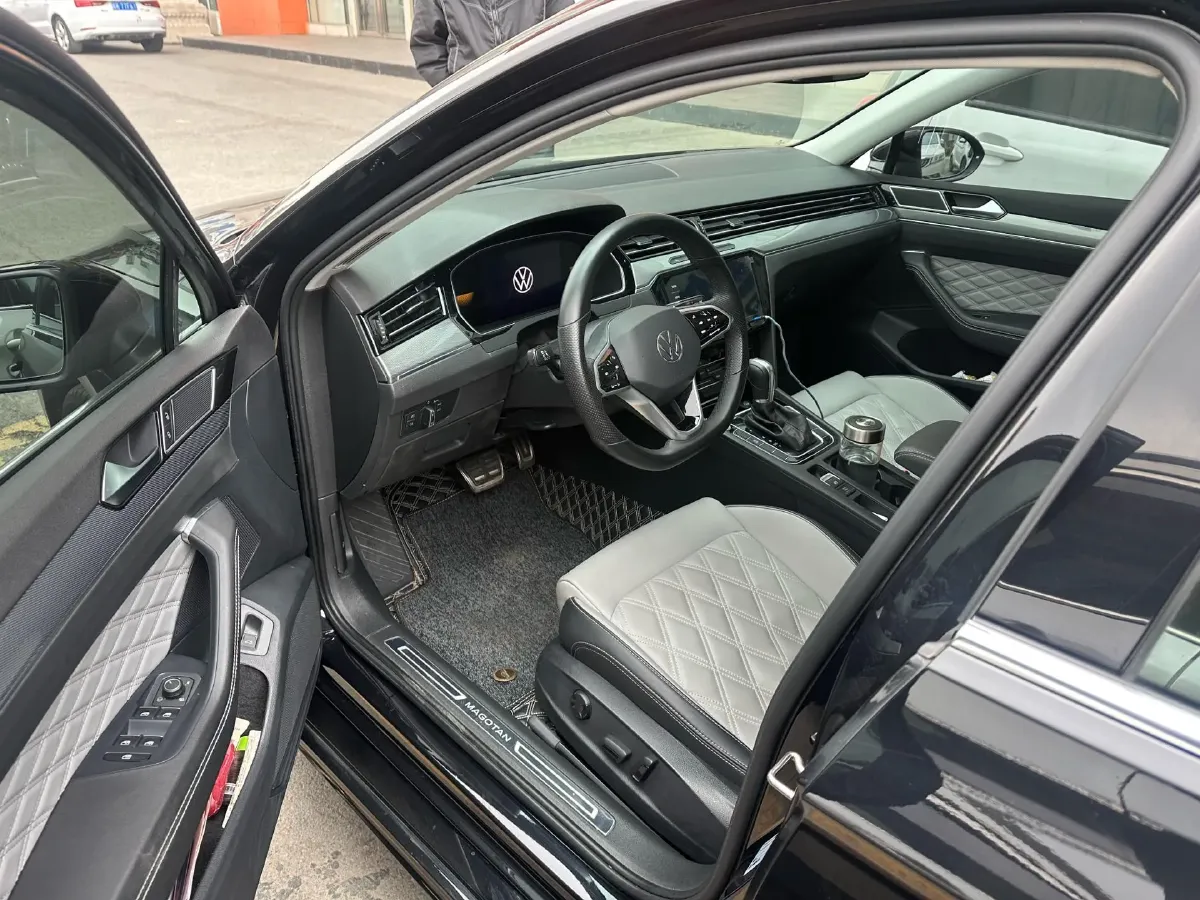 2023 Volkswagen Magotan 1.4T 150HP L4 7DCT,autocango,china used car exporter,china ev exporter,chinese used car exporter,chinese used ev exporter