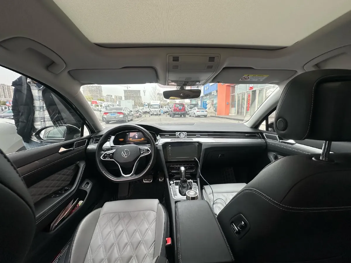 2023 Volkswagen Magotan 1.4T 150HP L4 7DCT,autocango,china used car exporter,china ev exporter,chinese used car exporter,chinese used ev exporter