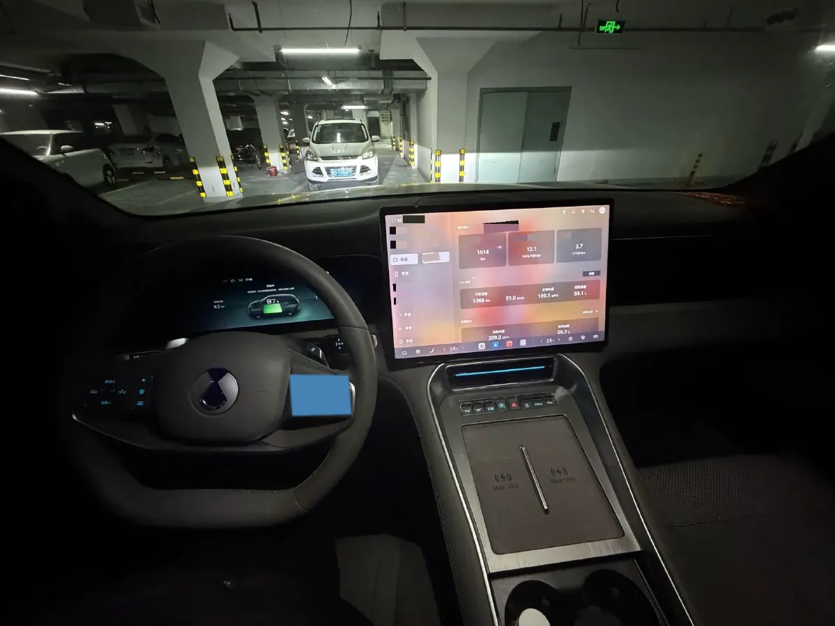 2025 Denza DenzaN8L 2.0T 207HP L4 E-CVT PHEV,autocango,china used car exporter,china ev exporter,chinese used car exporter,chinese used ev exporter