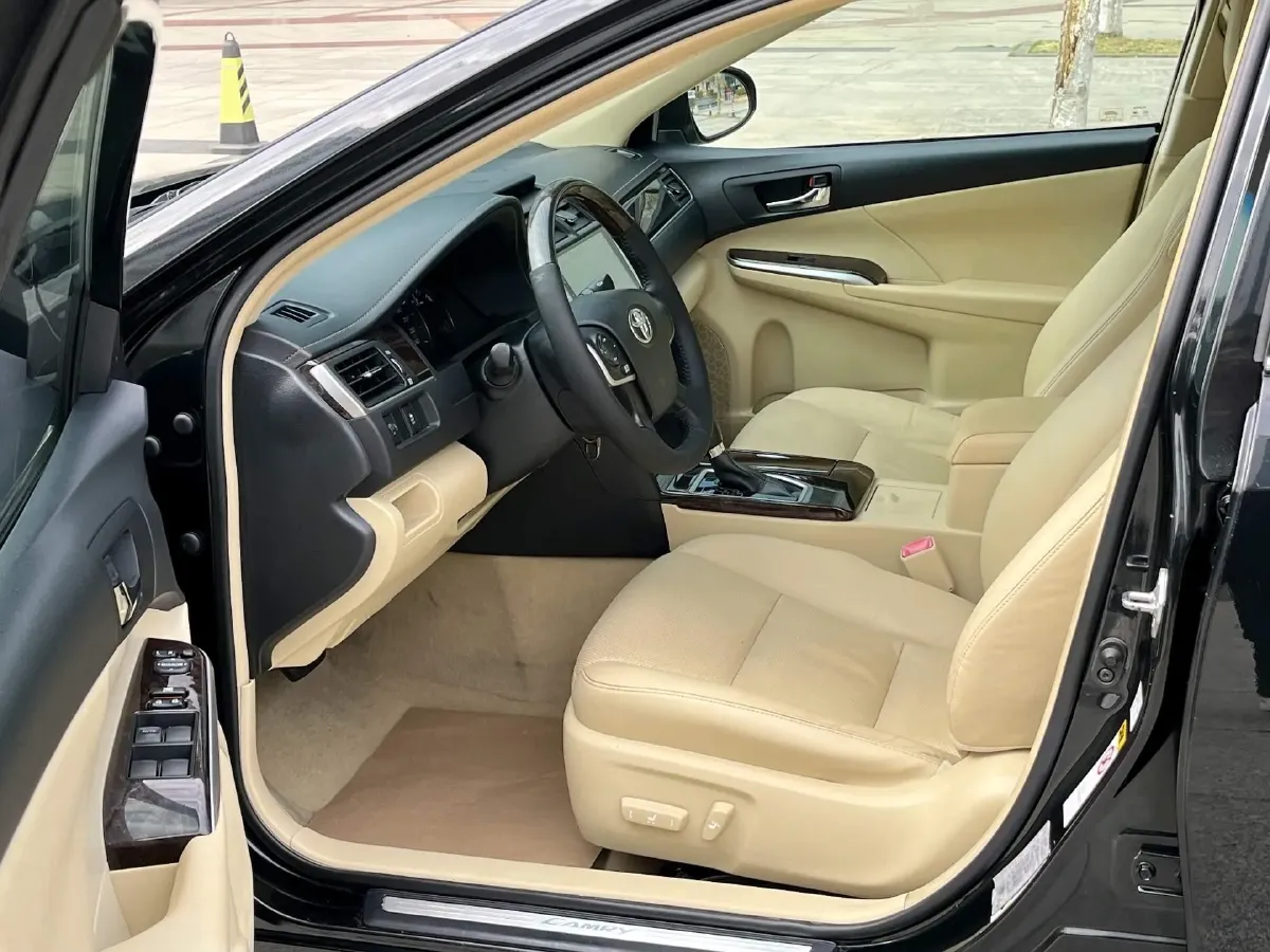 2016 Toyota Camry 2.0L 167HP L4 6AT,autocango,china used car exporter,china ev exporter,chinese used car exporter,chinese used ev exporter