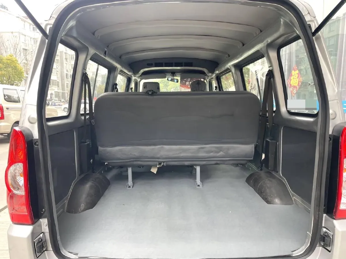 2021 WuLing RongGuang 1.5L 99HP L4 5MT,autocango,china used car exporter,china ev exporter,chinese used car exporter,chinese used ev exporter