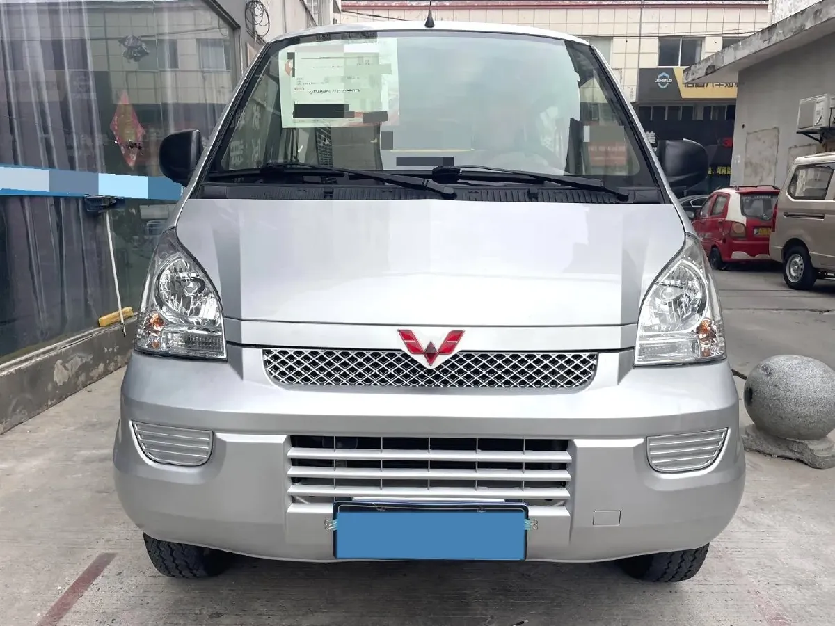 2021 WuLing RongGuang 1.5L 99HP L4 5MT,autocango,china used car exporter,china ev exporter,chinese used car exporter,chinese used ev exporter