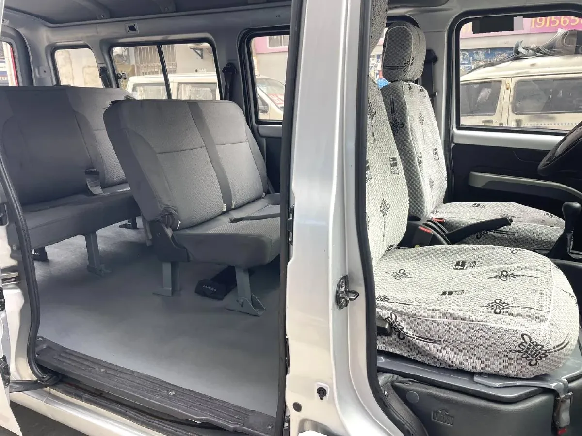 2021 WuLing RongGuang 1.5L 99HP L4 5MT,autocango,china used car exporter,china ev exporter,chinese used car exporter,chinese used ev exporter