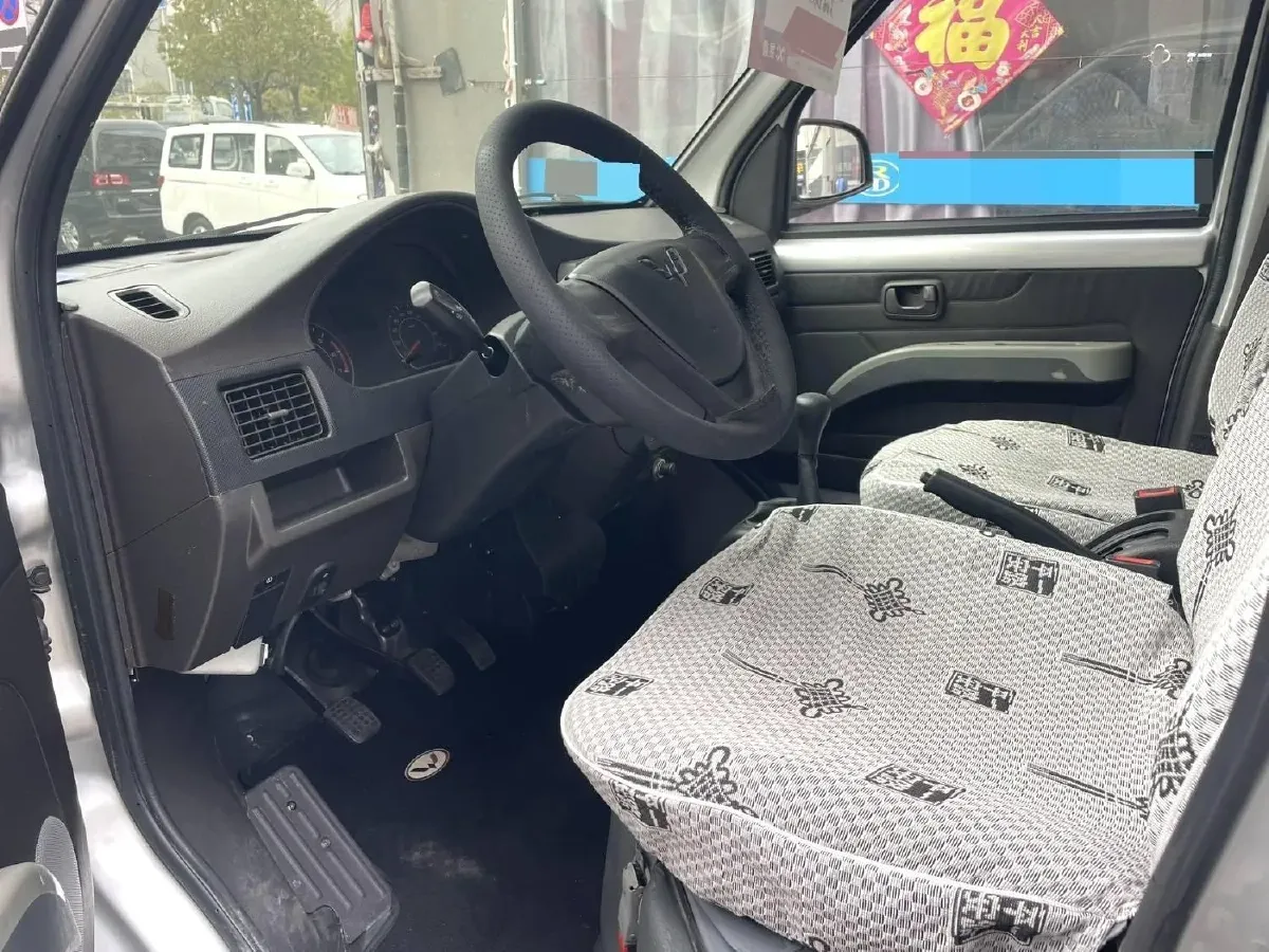 2021 WuLing RongGuang 1.5L 99HP L4 5MT,autocango,china used car exporter,china ev exporter,chinese used car exporter,chinese used ev exporter