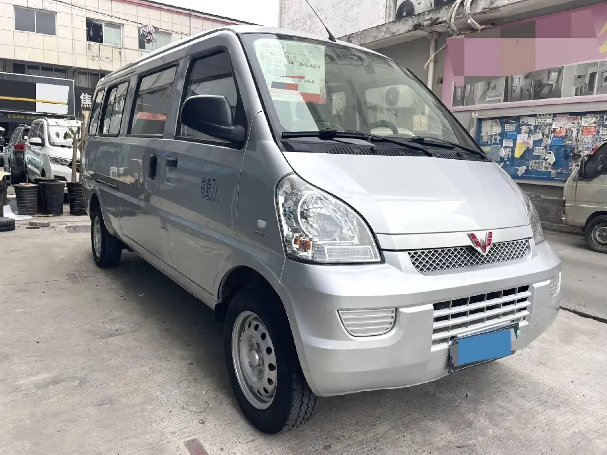 2021 WuLing RongGuang 1.5L 99HP L4 5MT,autocango,china used car exporter,china ev exporter,chinese used car exporter,chinese used ev exporter