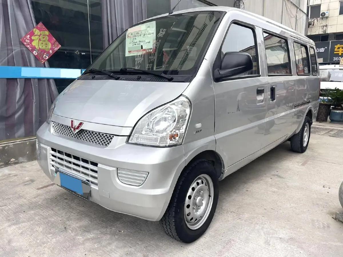 2021 WuLing RongGuang 1.5L 99HP L4 5MT,autocango,china used car exporter,china ev exporter,chinese used car exporter,chinese used ev exporter