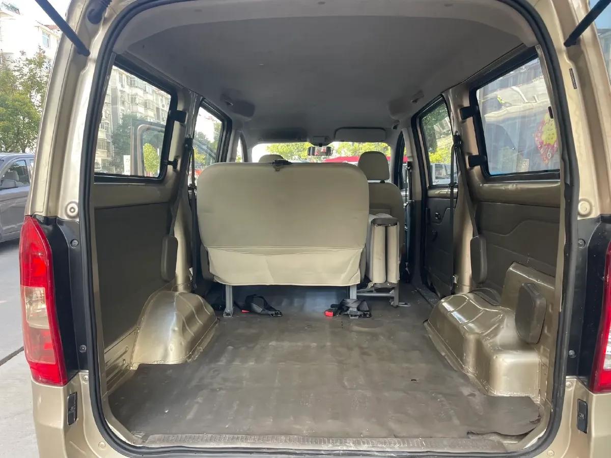 2019 WuLing RongGuang V 1.5L 99HP L4 6MT,autocango,china used car exporter,china ev exporter,chinese used car exporter,chinese used ev exporter