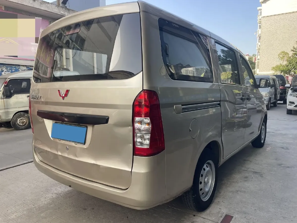 2019 WuLing RongGuang V 1.5L 99HP L4 6MT,autocango,china used car exporter,china ev exporter,chinese used car exporter,chinese used ev exporter