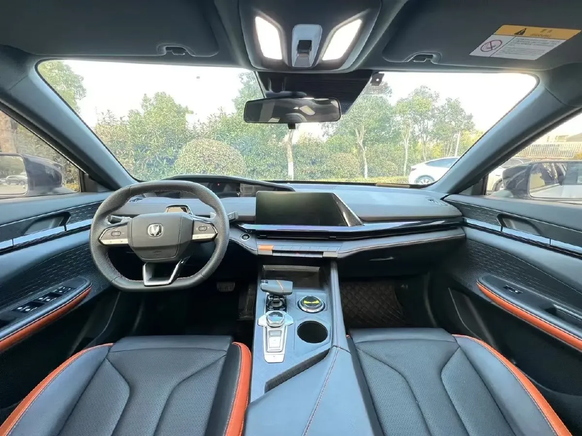 2024 ChangAn UNI-V 1.5T 188HP L4 7DCT,autocango,china used car exporter,china ev exporter,chinese used car exporter,chinese used ev exporter