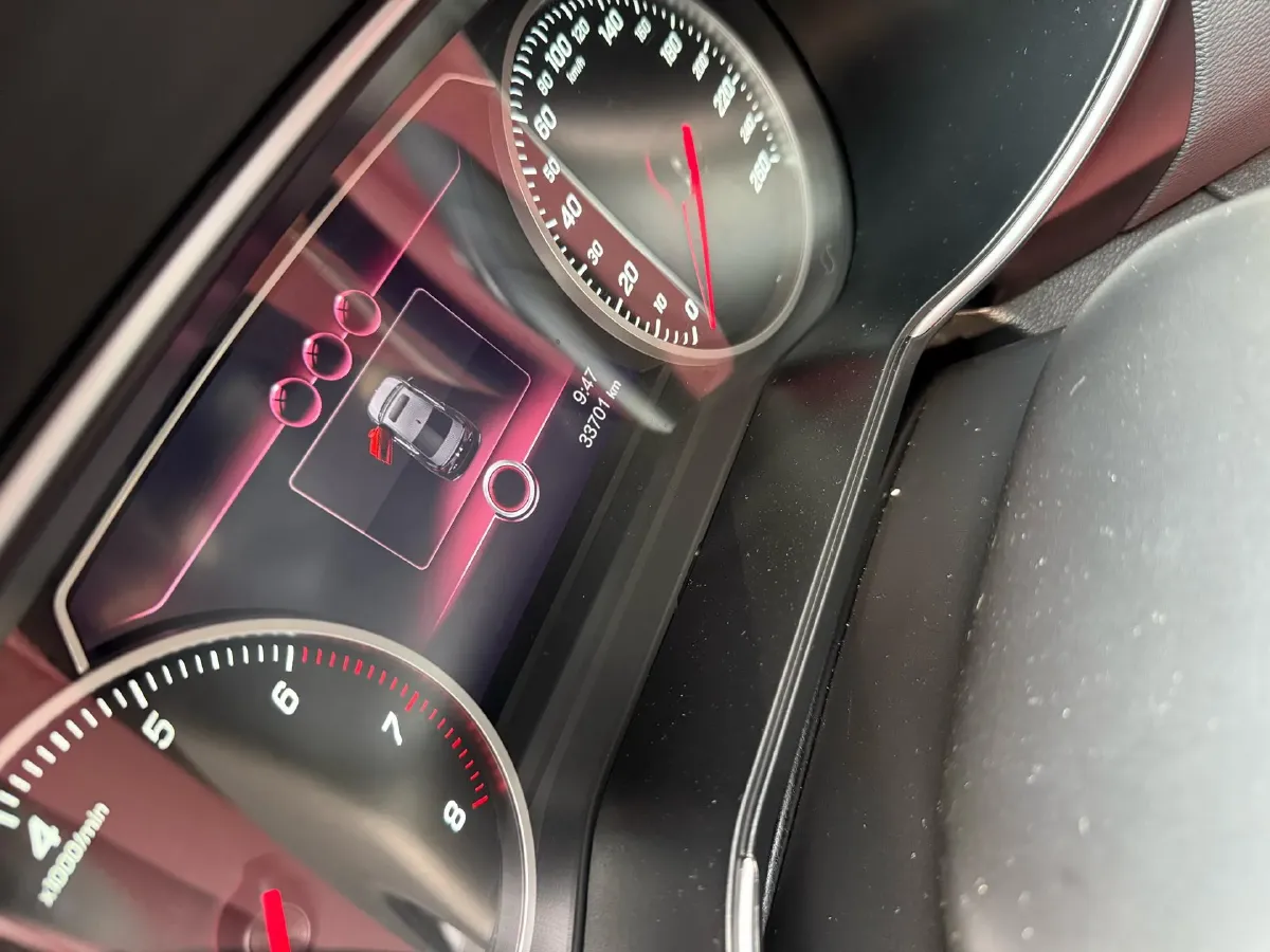 2020 HongQi H5 1.5T 169HP L4 7DCT,autocango,china used car exporter,china ev exporter,chinese used car exporter,chinese used ev exporter