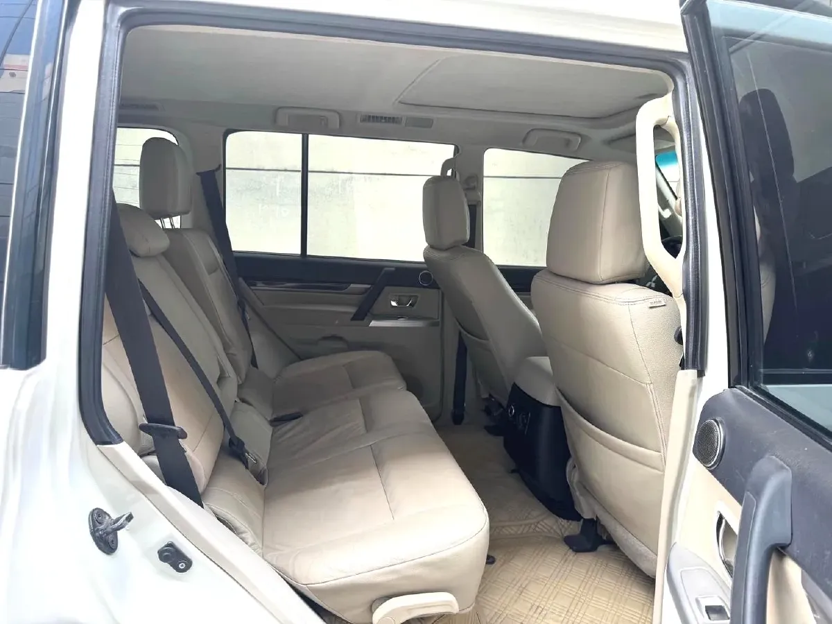 2017 Honda Jade 1.8L 141HP L4 5AT,autocango,china used car exporter,china ev exporter,chinese used car exporter,chinese used ev exporter