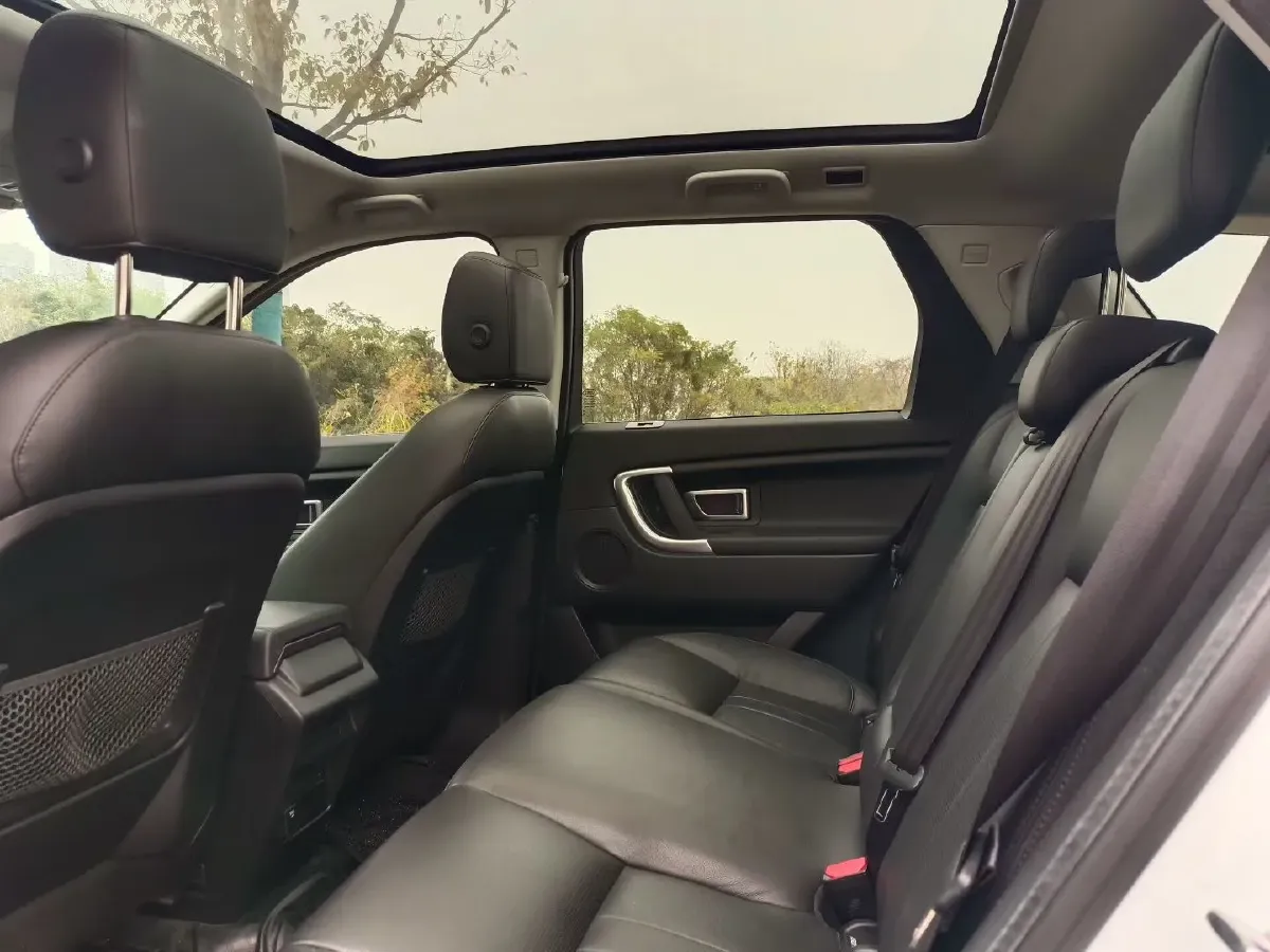 2019 Land Rover Discovery Sport 2.0T 241HP L4 9AT,autocango,china used car exporter,china ev exporter,chinese used car exporter,chinese used ev exporter