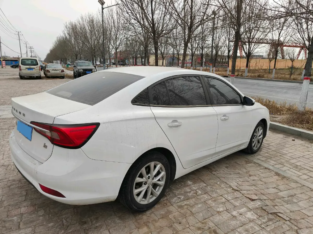 2019 Roewe i5 1.5L 120HP L4 5MT,autocango,china used car exporter,china ev exporter,chinese used car exporter,chinese used ev exporter
