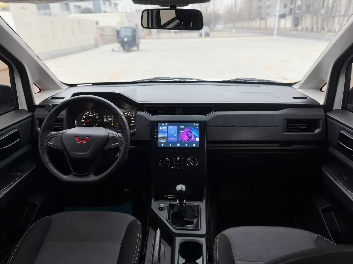 2020 BaoJun RC-5 1.5L 99HP L4 6MT,autocango,china used car exporter,china ev exporter,chinese used car exporter,chinese used ev exporter