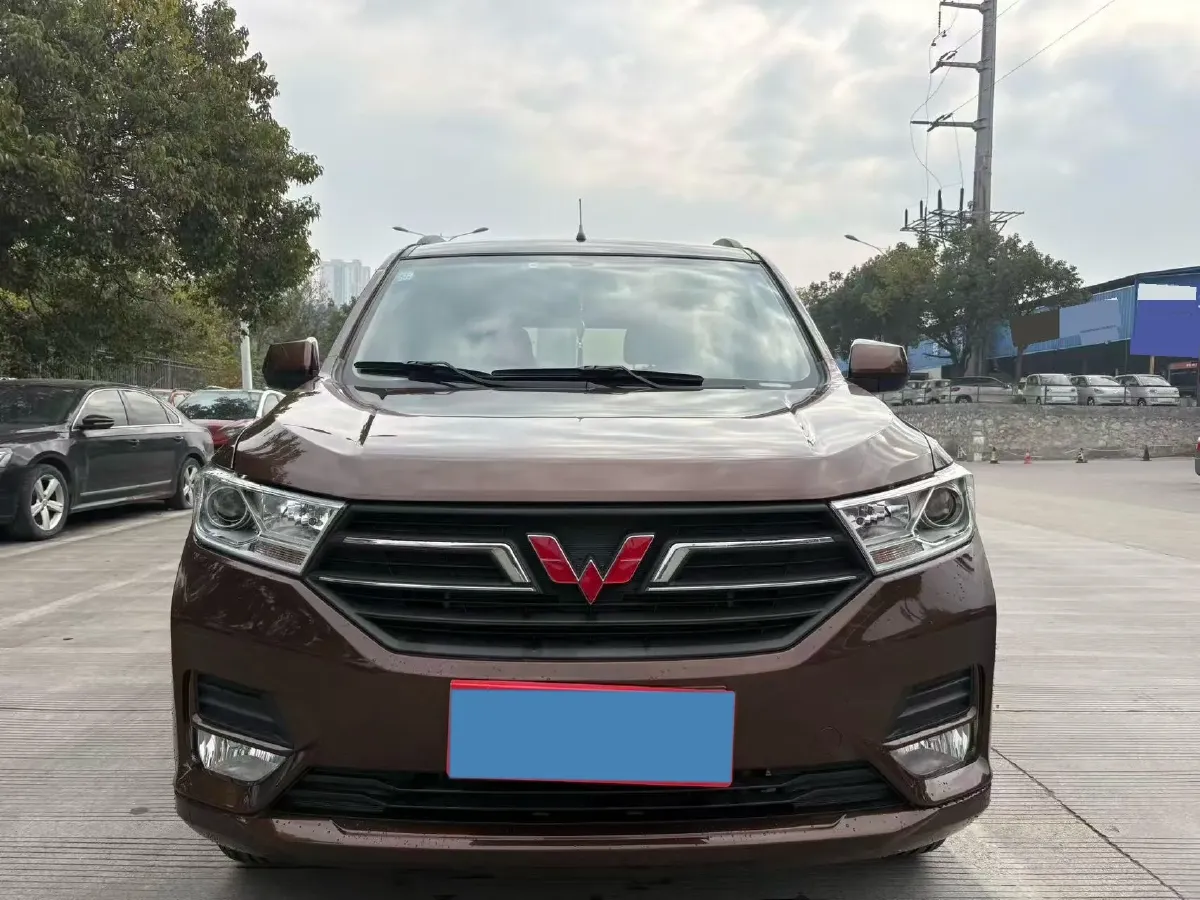 2019 WuLing HongGuang 1.5L 99HP L4 6MT,autocango,china used car exporter,china ev exporter,chinese used car exporter,chinese used ev exporter