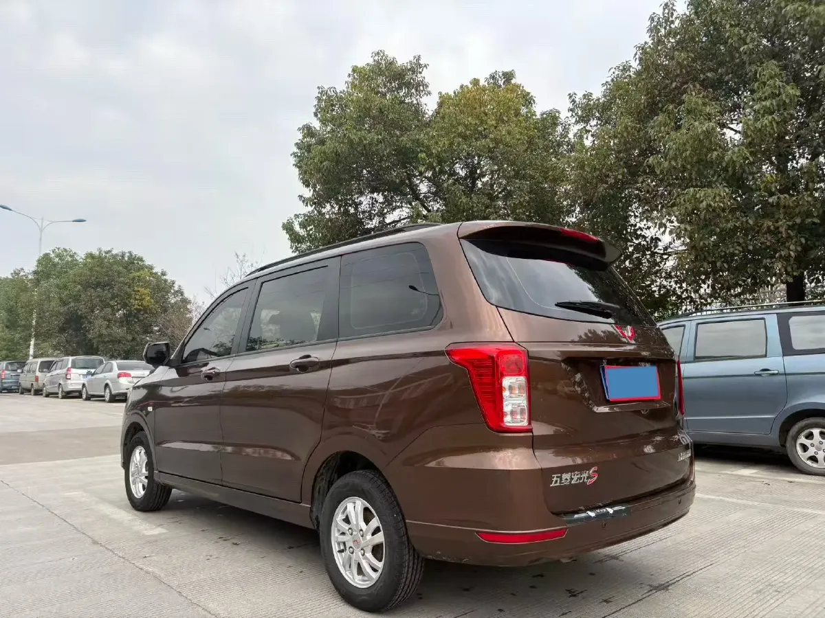 2019 WuLing HongGuang 1.5L 99HP L4 6MT,autocango,china used car exporter,china ev exporter,chinese used car exporter,chinese used ev exporter