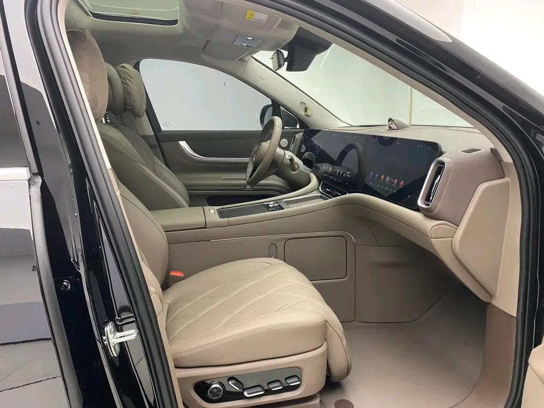 2025 AITO AITO M9 REEV 160HP REEV 52KWH,autocango,china used car exporter,china ev exporter,chinese used car exporter,chinese used ev exporter