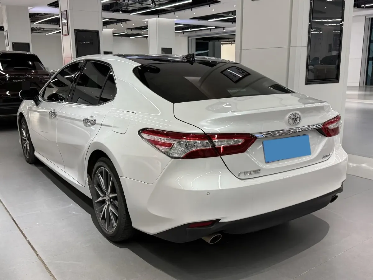 2021 Toyota Camry 2.5L 209HP L4 8AT,autocango,china used car exporter,china ev exporter,chinese used car exporter,chinese used ev exporter