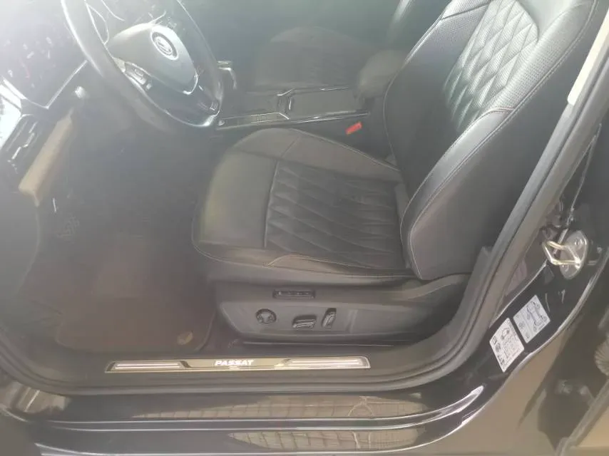 2021 Volkswagen Passat 2.0T 186HP L4 7DCT,autocango,china used car exporter,china ev exporter,chinese used car exporter,chinese used ev exporter