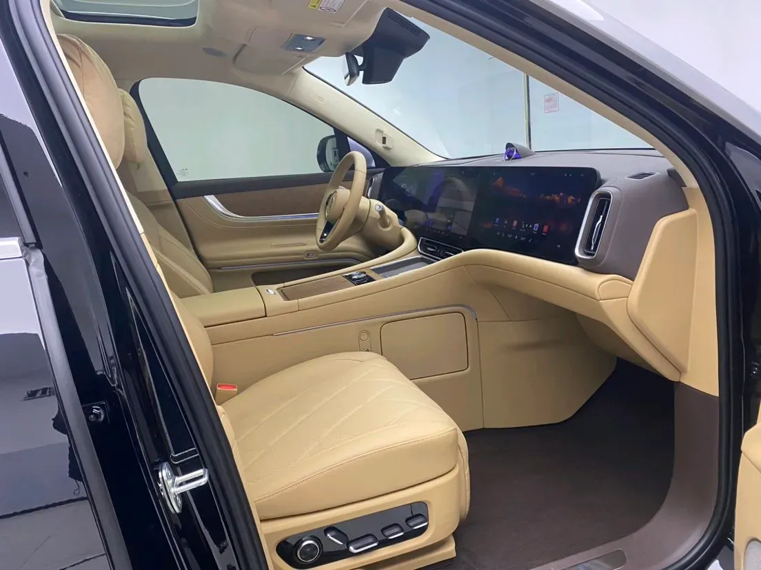 2025 AITO AITO M9 REEV 160HP REEV 52KWH,autocango,china used car exporter,china ev exporter,chinese used car exporter,chinese used ev exporter