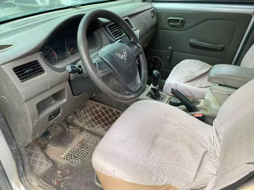 2016 BaoJun 310 1.2L 82HP L4 5MT,autocango,china used car exporter,china ev exporter,chinese used car exporter,chinese used ev exporter