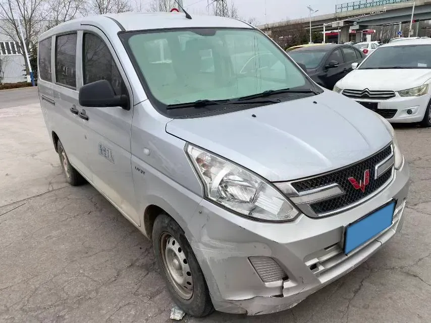 2016 BaoJun 310 1.2L 82HP L4 5MT,autocango,china used car exporter,china ev exporter,chinese used car exporter,chinese used ev exporter