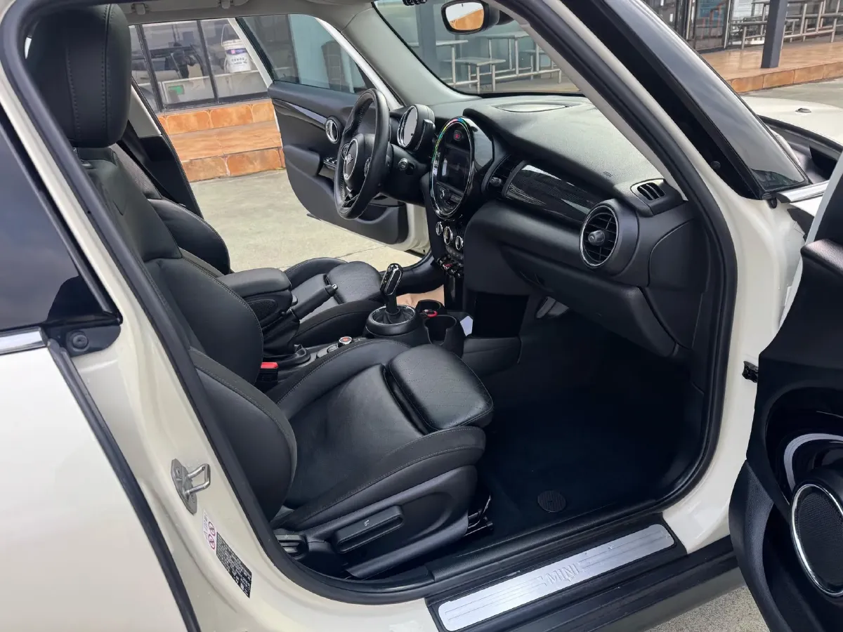 2019 MINI MINI 1.5T 136HP L3 7DCT,autocango,china used car exporter,china ev exporter,chinese used car exporter,chinese used ev exporter