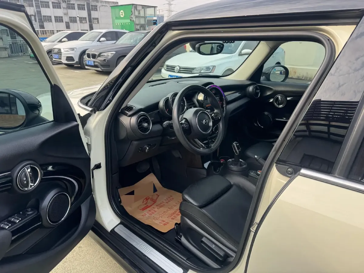2019 MINI MINI 1.5T 136HP L3 7DCT,autocango,china used car exporter,china ev exporter,chinese used car exporter,chinese used ev exporter