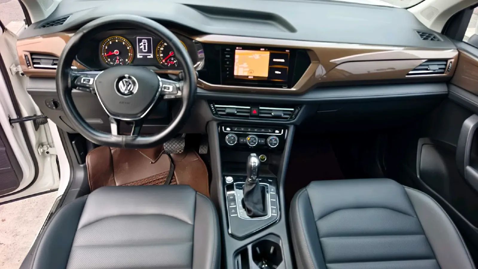 2021 Volkswagen Tharu 1.4T 150HP L4 7DCT,autocango,china used car exporter,china ev exporter,chinese used car exporter,chinese used ev exporter