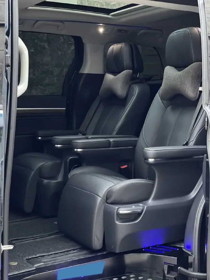 2021 GAC Trumpchi M8 2.0T 252HP L4 8AT,autocango,china used car exporter,china ev exporter,chinese used car exporter,chinese used ev exporter