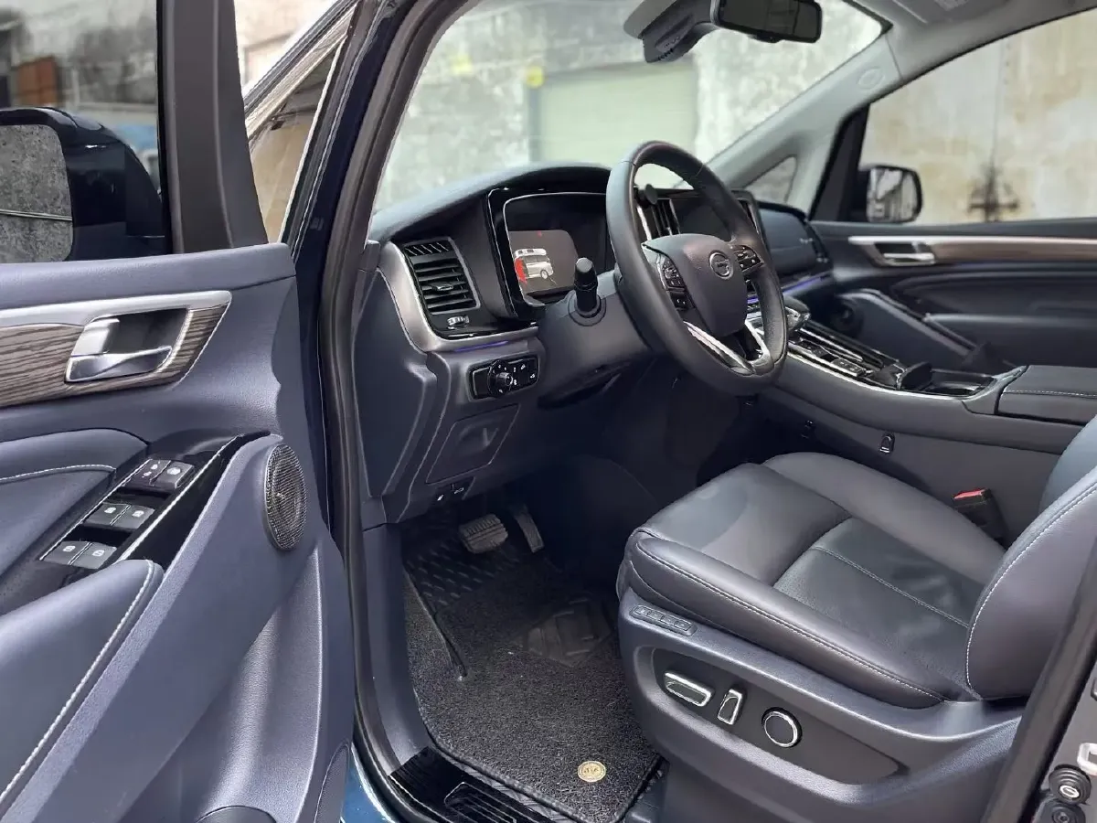 2021 GAC Trumpchi M8 2.0T 252HP L4 8AT,autocango,china used car exporter,china ev exporter,chinese used car exporter,chinese used ev exporter