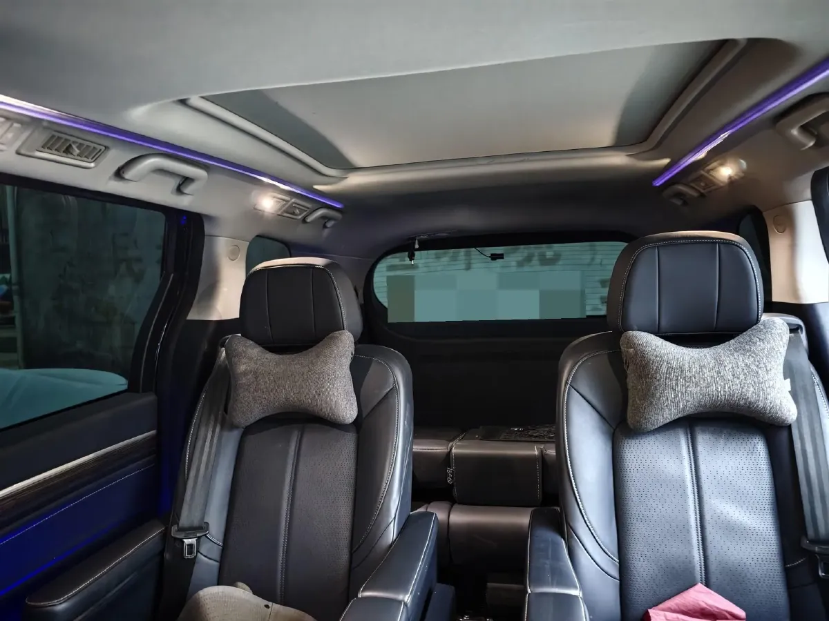 2021 GAC Trumpchi M8 2.0T 252HP L4 8AT,autocango,china used car exporter,china ev exporter,chinese used car exporter,chinese used ev exporter