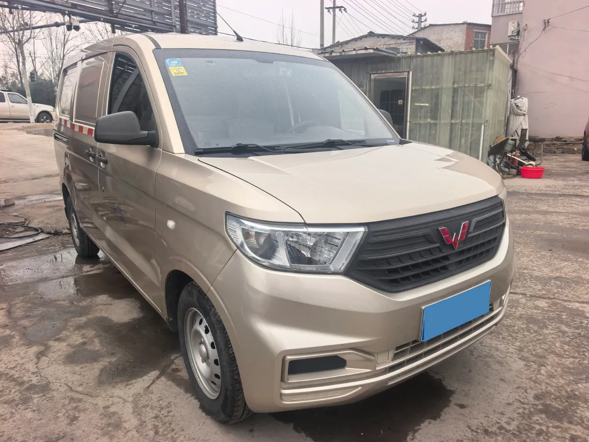 2019 WuLing RongGuang V 1.5L 112HP L4 5MT,autocango,china used car exporter,china ev exporter,chinese used car exporter,chinese used ev exporter
