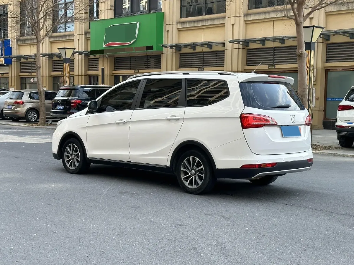 2017 BaoJun 730 1.5T 150HP L4 6MT,autocango,china used car exporter,china ev exporter,chinese used car exporter,chinese used ev exporter