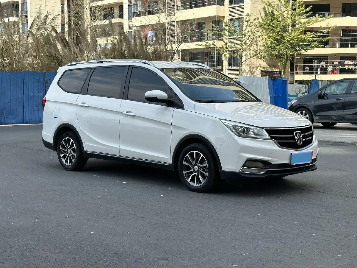 2017 BaoJun 730 1.5T 150HP L4 6MT,autocango,china used car exporter,china ev exporter,chinese used car exporter,chinese used ev exporter