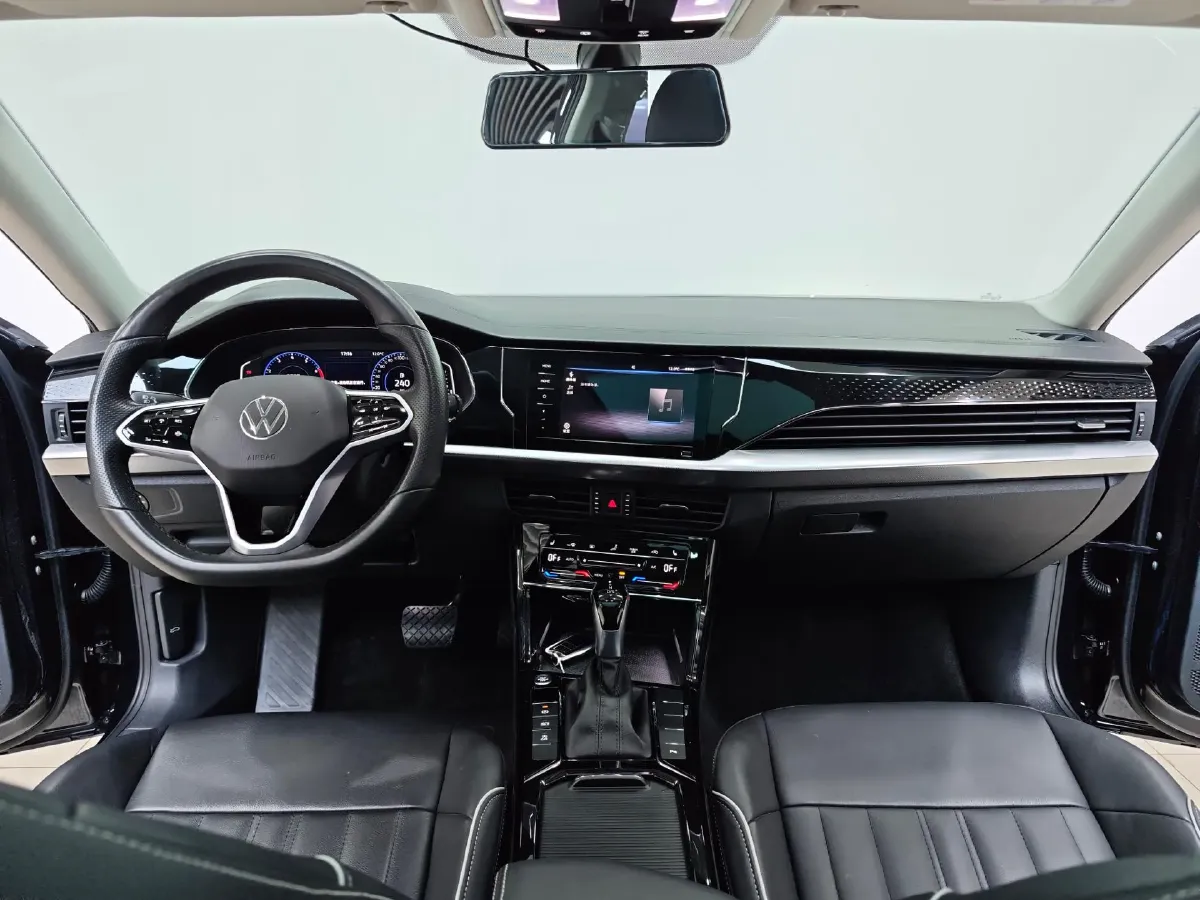 2023 Volkswagen Passat 2.0T 186HP L4 7DCT,autocango,china used car exporter,china ev exporter,chinese used car exporter,chinese used ev exporter