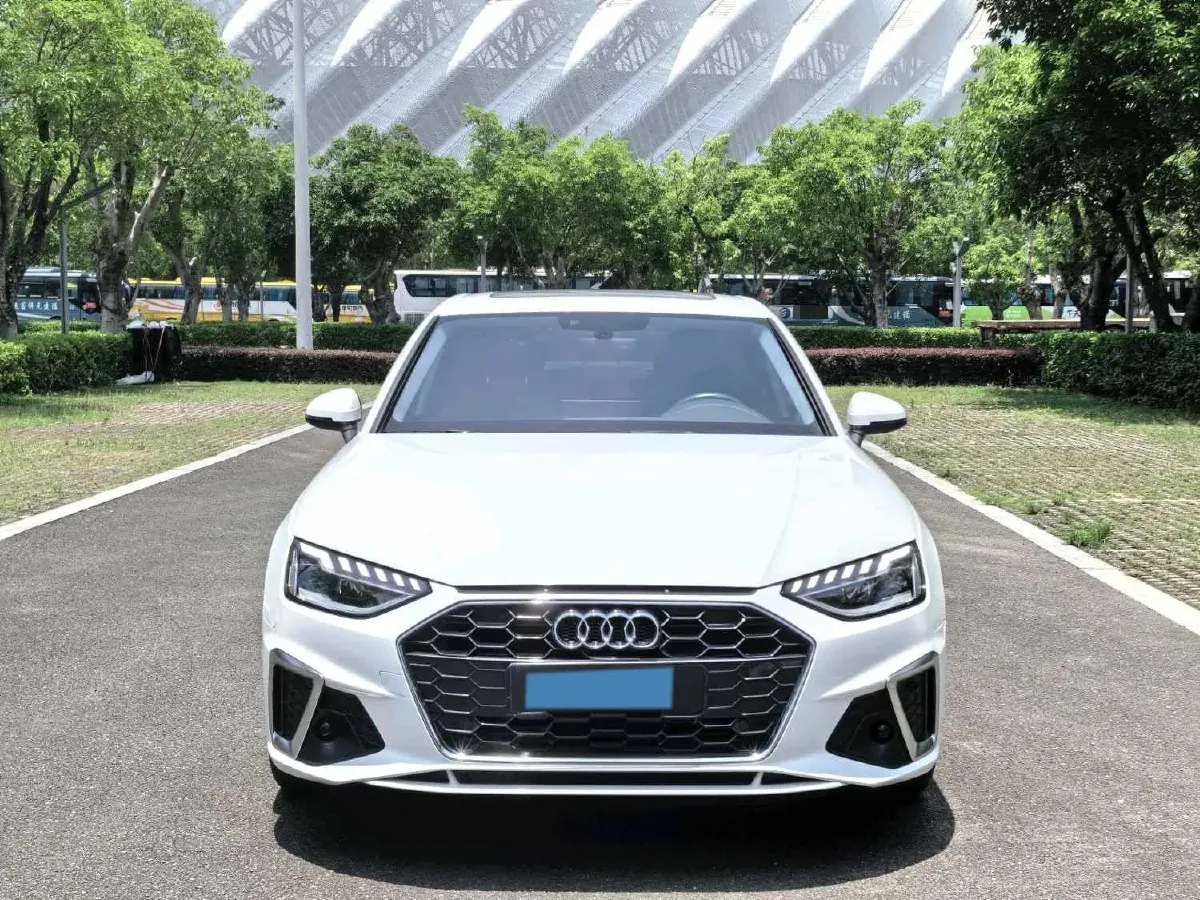 2020 Audi A4L 2.0T 190HP L4 7DCT,autocango,china used car exporter,china ev exporter,chinese used car exporter,chinese used ev exporter