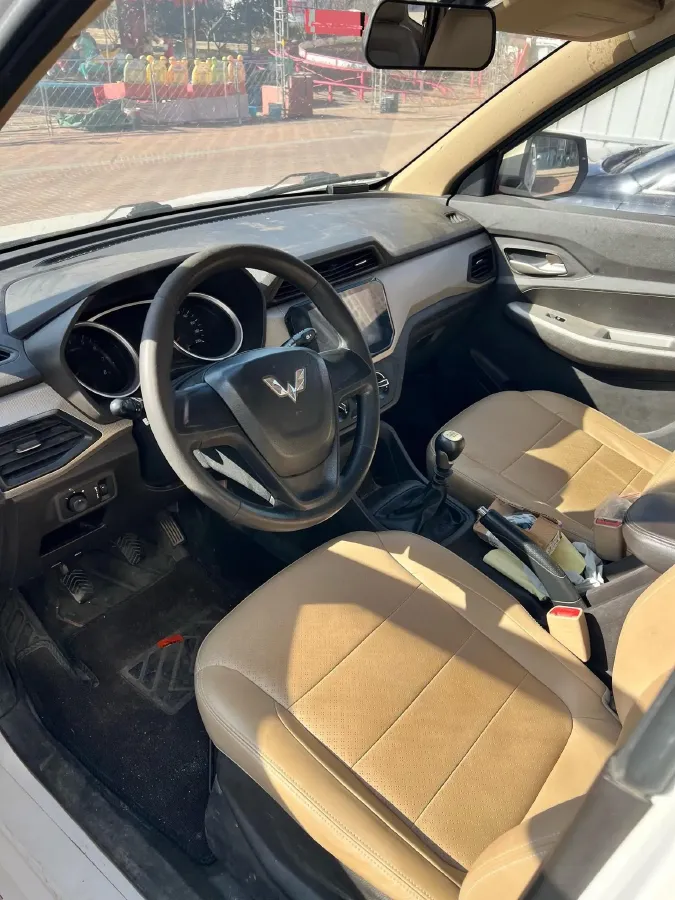 2019 WuLing HongGuang 1.5L 99HP L4 6MT,autocango,china used car exporter,china ev exporter,chinese used car exporter,chinese used ev exporter