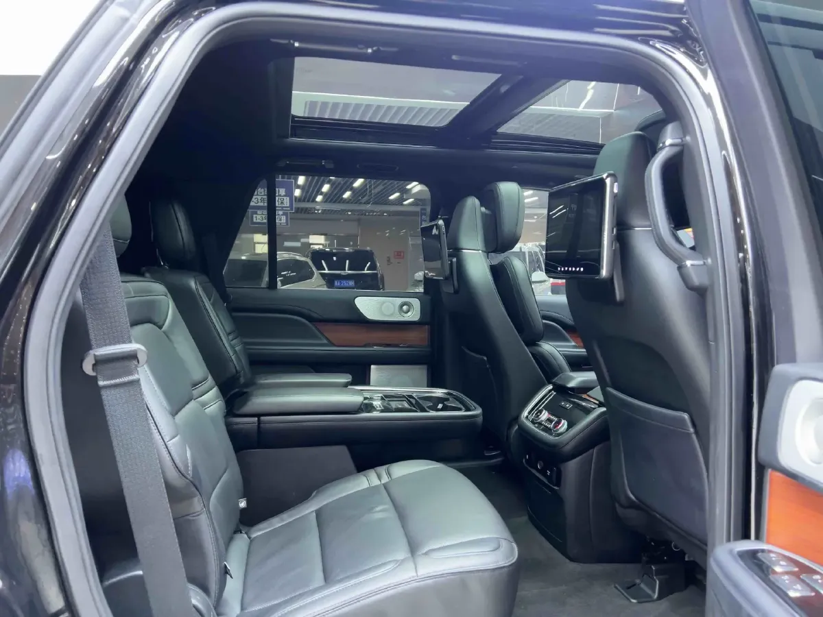 2018 Lincoln Navigator 3.5T 415HP V6 10AT,autocango,china used car exporter,china ev exporter,chinese used car exporter,chinese used ev exporter