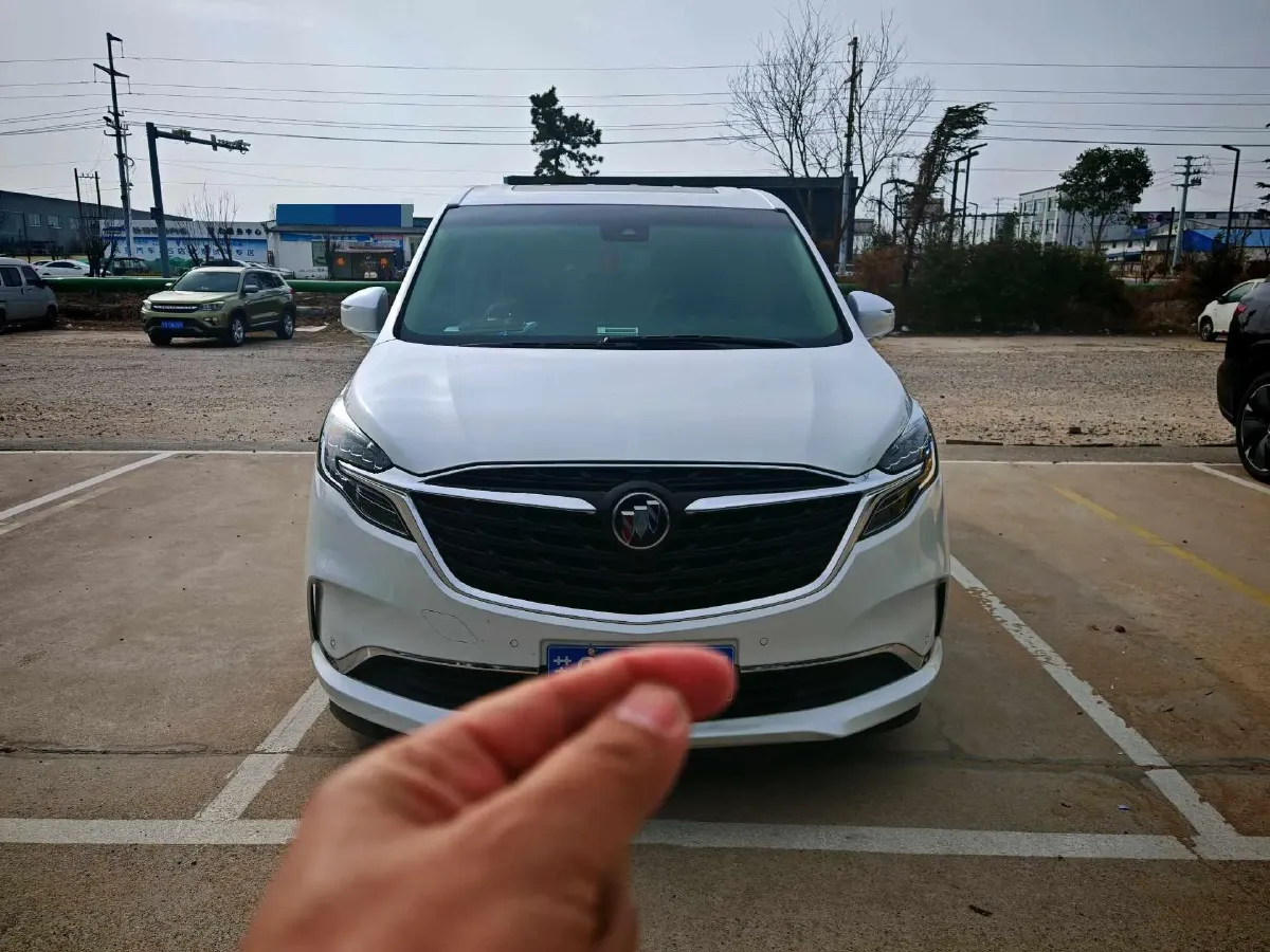 2022 Buick GL8 2.0T 237HP L4 9AT,autocango,china used car exporter,china ev exporter,chinese used car exporter,chinese used ev exporter