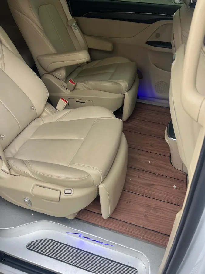 2023 Buick GL8 2.0T 237HP L4 9AT,autocango,china used car exporter,china ev exporter,chinese used car exporter,chinese used ev exporter