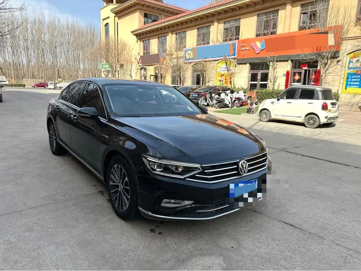 2020 Volkswagen Magotan 2.0T 186HP L4 7DCT,autocango,china used car exporter,china ev exporter,chinese used car exporter,chinese used ev exporter