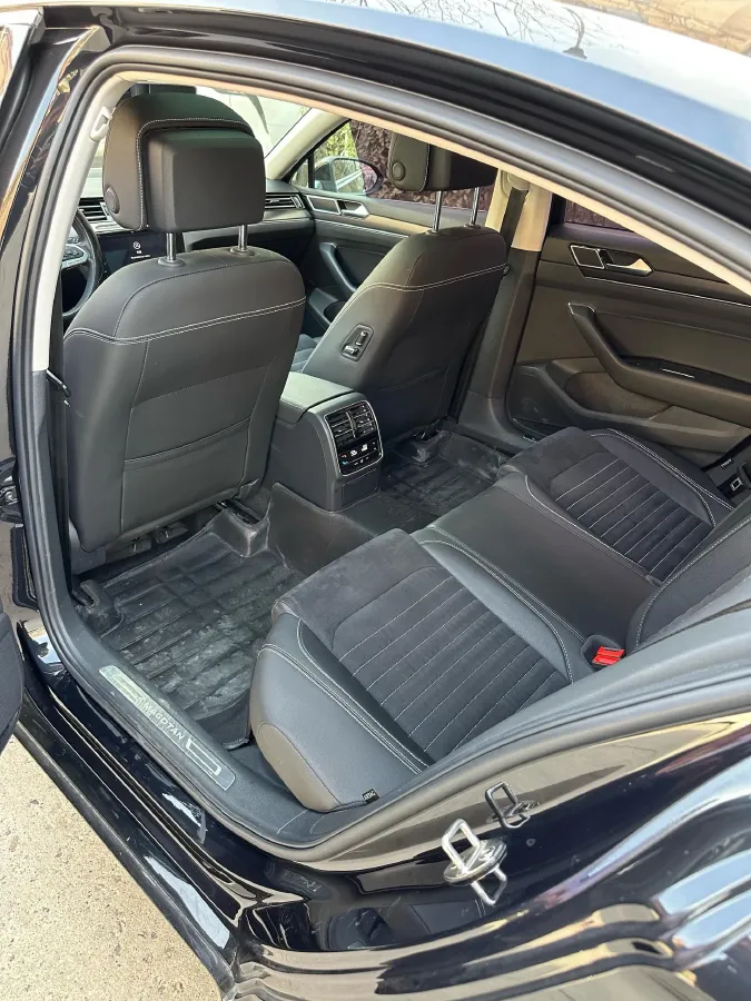 2020 Volkswagen Magotan 2.0T 186HP L4 7DCT,autocango,china used car exporter,china ev exporter,chinese used car exporter,chinese used ev exporter