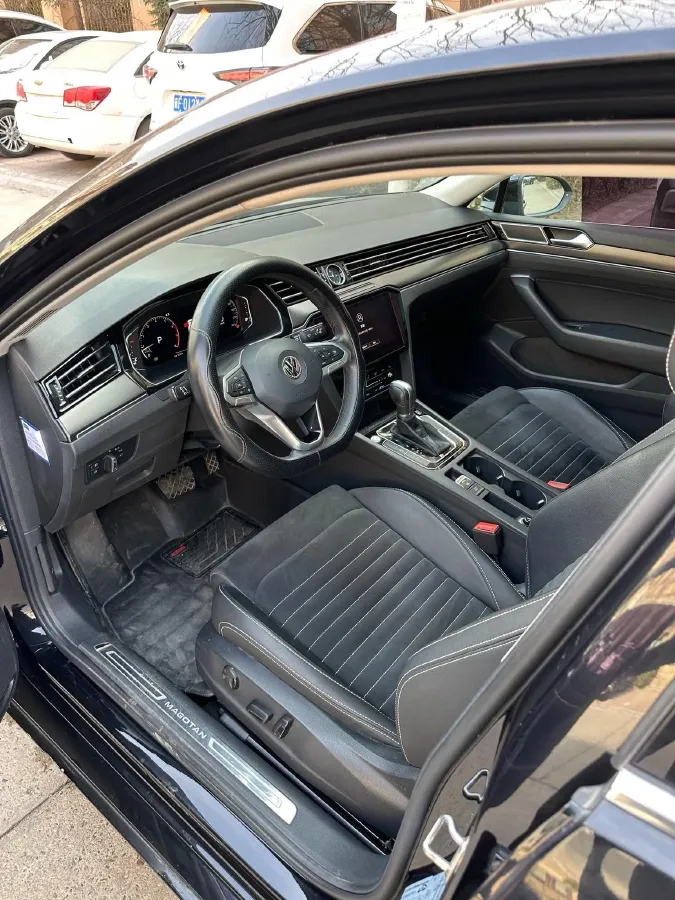 2020 Volkswagen Magotan 2.0T 186HP L4 7DCT,autocango,china used car exporter,china ev exporter,chinese used car exporter,chinese used ev exporter