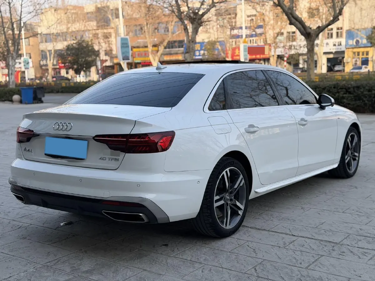 2020 Audi A4L 2.0T 190HP L4 7DCT,autocango,china used car exporter,china ev exporter,chinese used car exporter,chinese used ev exporter