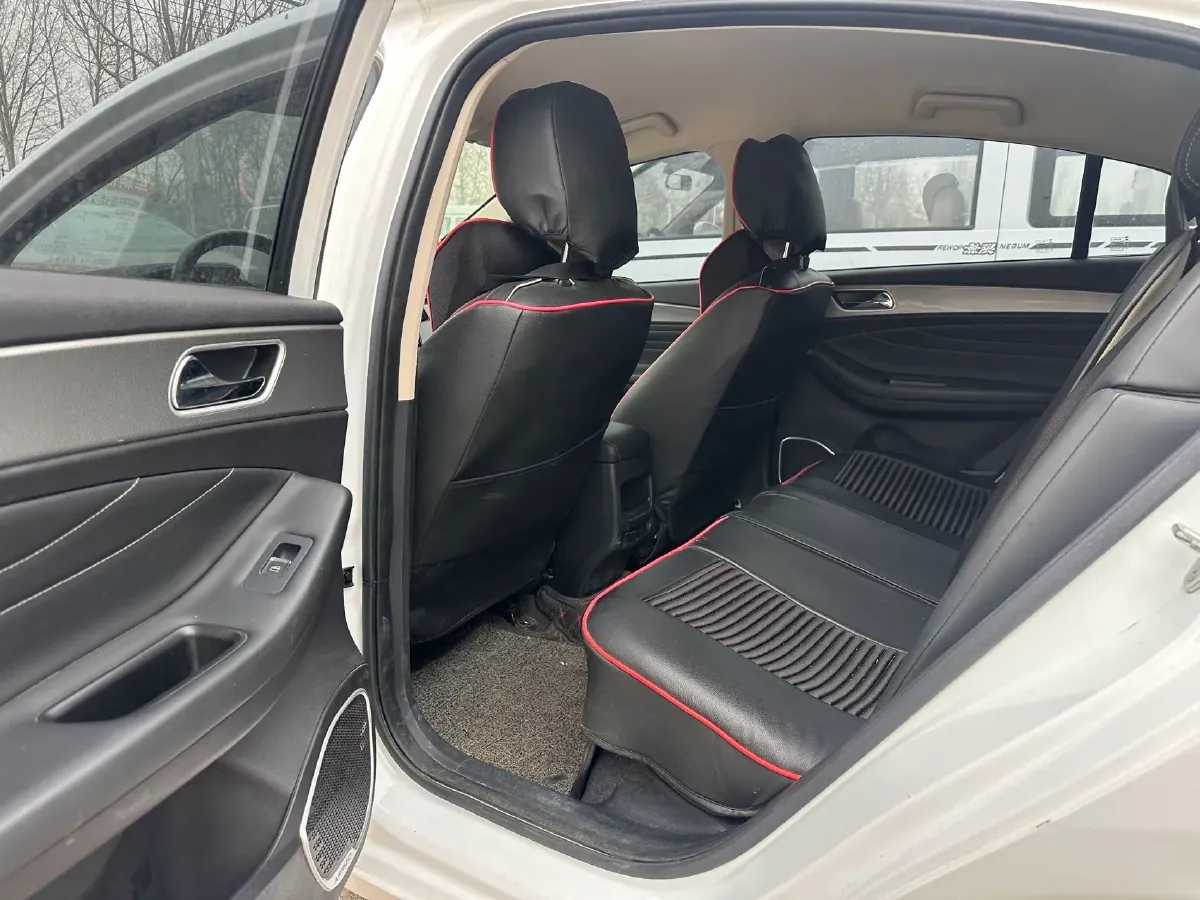2019 Skoda Rapid Spaceback 1.5L 110HP L4 5MT,autocango,china used car exporter,china ev exporter,chinese used car exporter,chinese used ev exporter