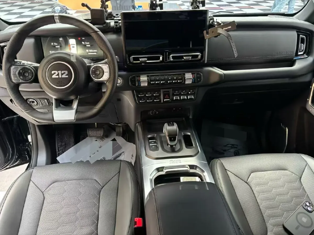 2024 212 212 T01 2.0T 252HP L4 8AT,autocango,china used car exporter,china ev exporter,chinese used car exporter,chinese used ev exporter