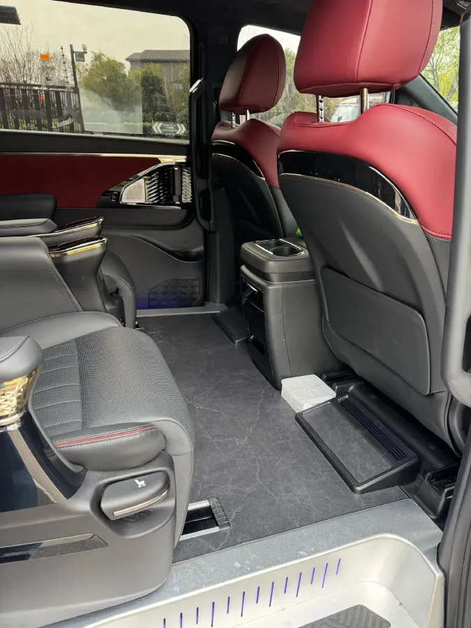 2024 GAC Trumpchi M8 2.0T 252HP L4 8AT,autocango,china used car exporter,china ev exporter,chinese used car exporter,chinese used ev exporter