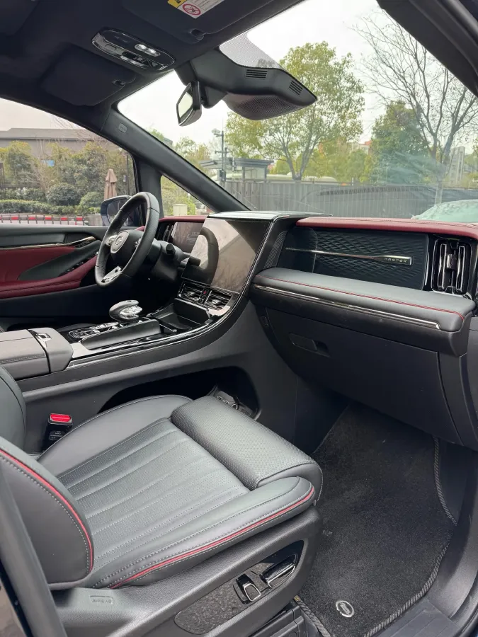 2024 GAC Trumpchi M8 2.0T 252HP L4 8AT,autocango,china used car exporter,china ev exporter,chinese used car exporter,chinese used ev exporter