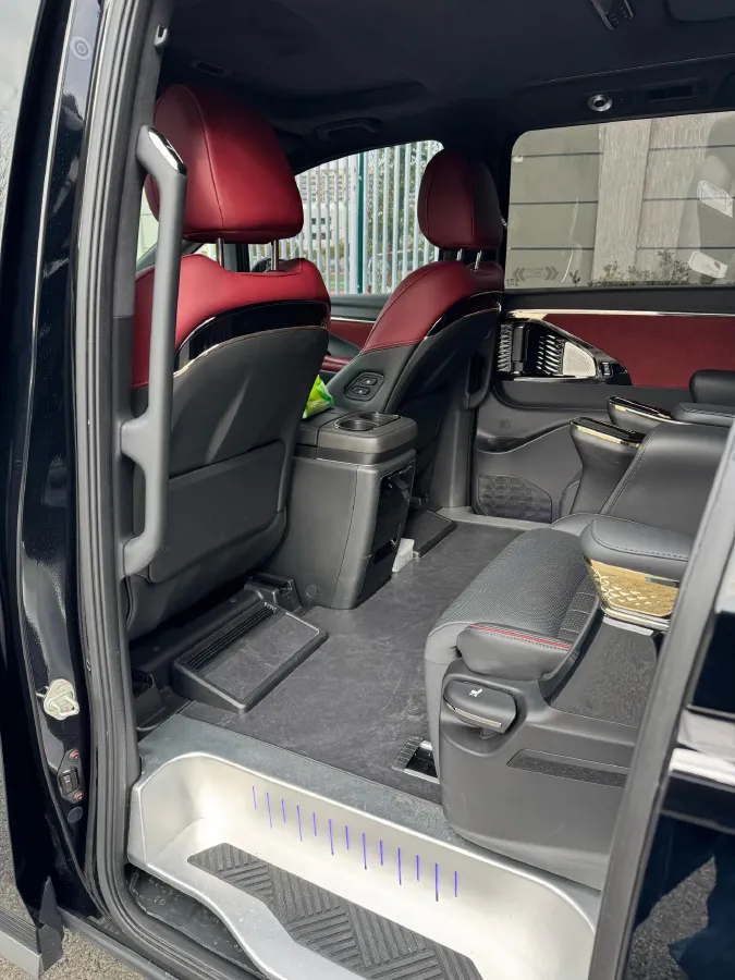 2024 GAC Trumpchi M8 2.0T 252HP L4 8AT,autocango,china used car exporter,china ev exporter,chinese used car exporter,chinese used ev exporter